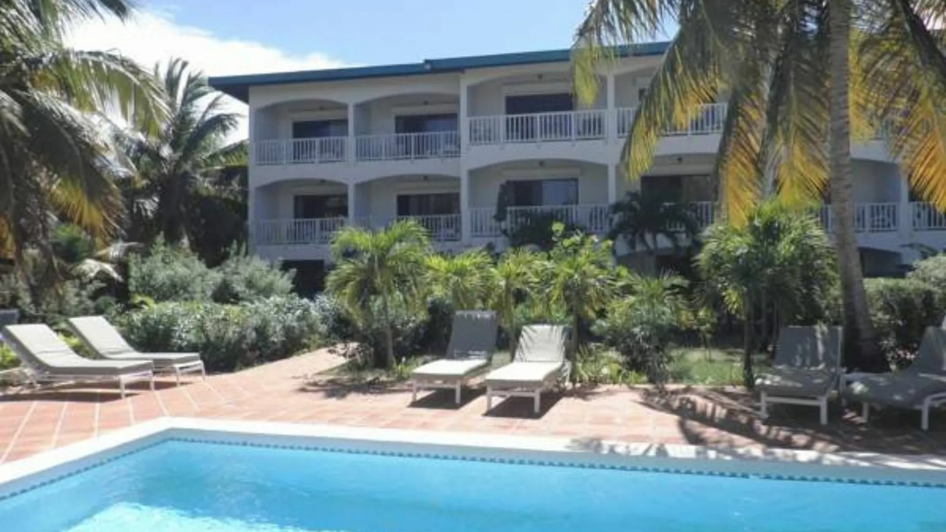 Apartment Allamanda Beach Club Shoal Bay Village