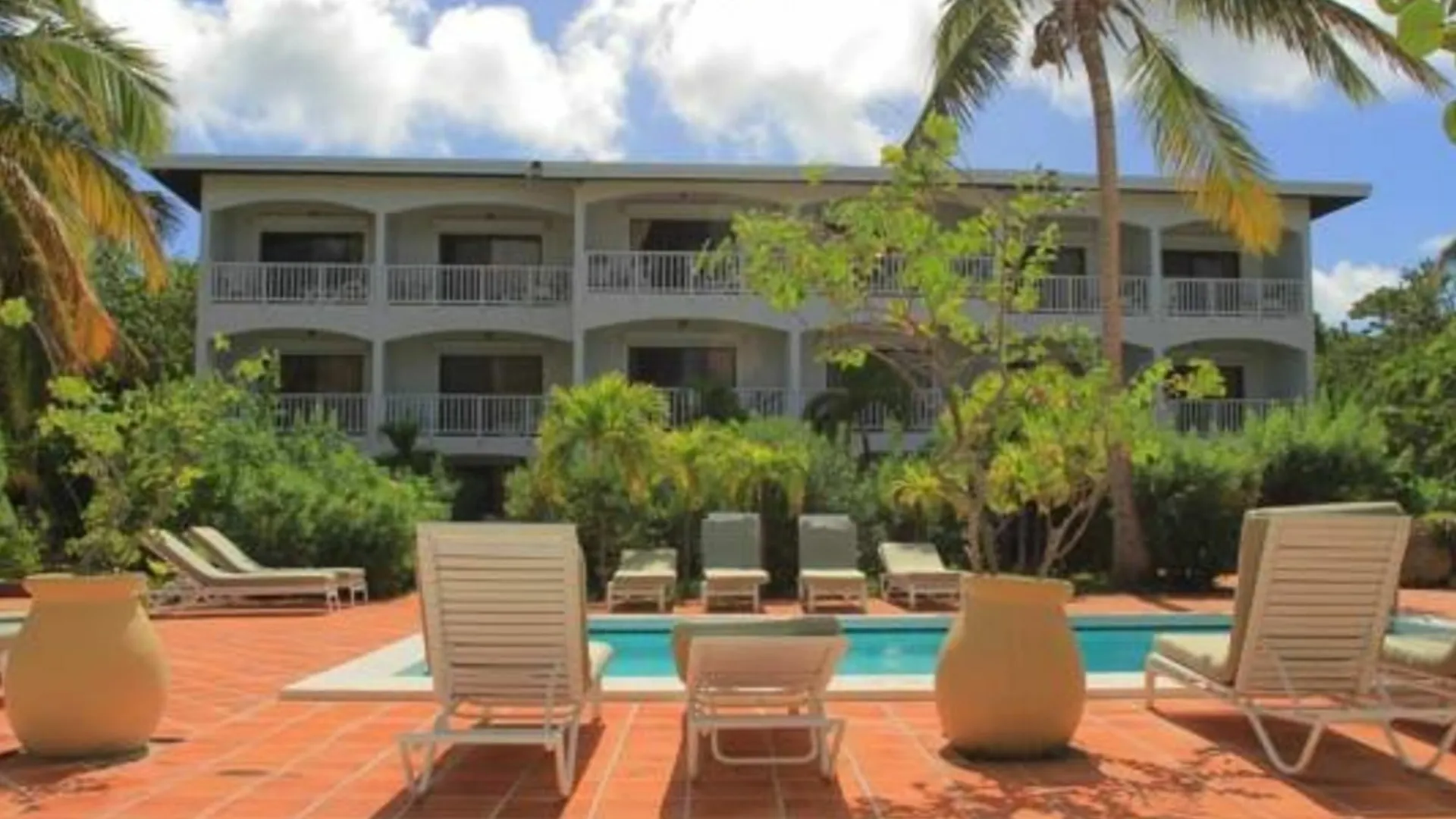 Allamanda Beach Club Shoal Bay Village Apartment