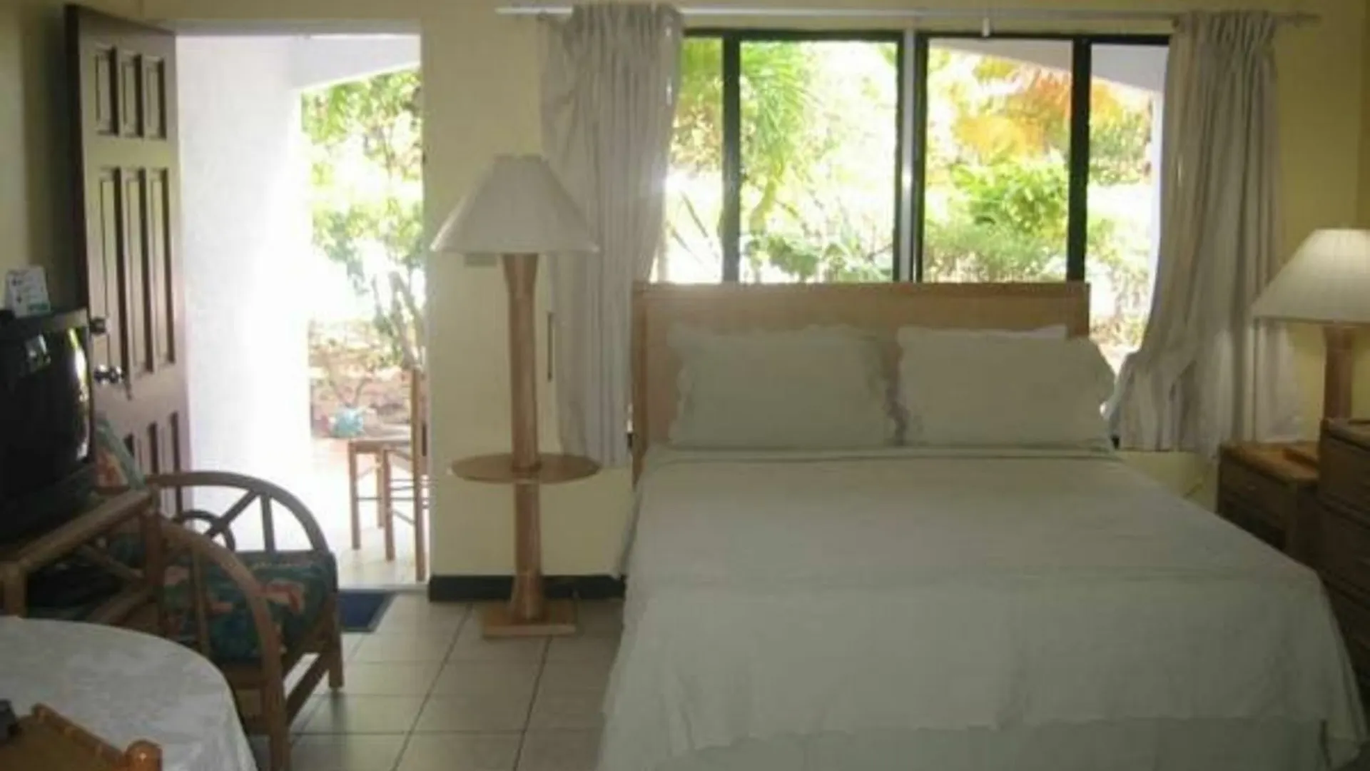 Shoal Bay Village Allamanda Beach Club